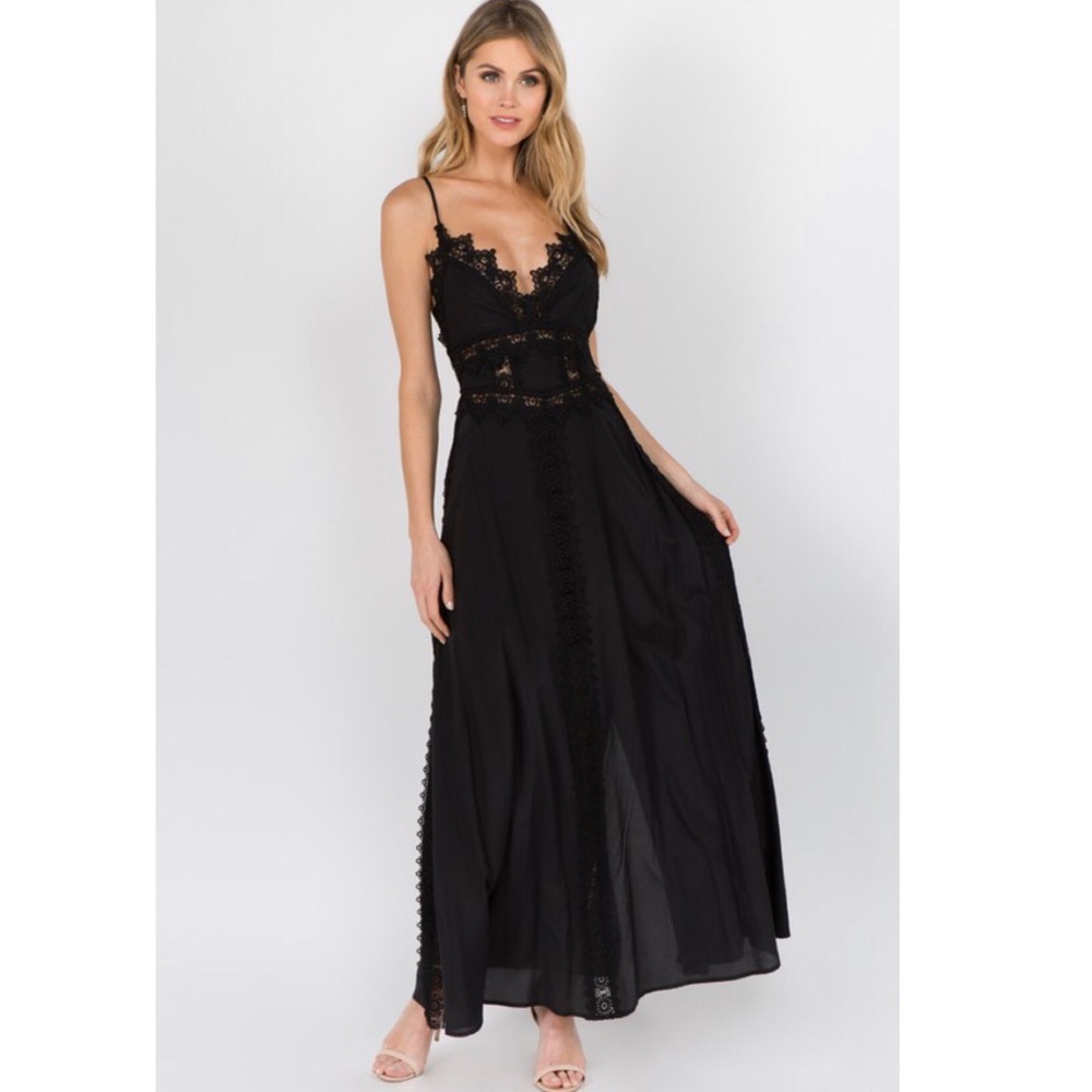 NWT Lace trim backless maxi dress - Picture 7 of 7